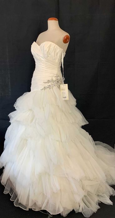 Nowa z metką luksusowa suknia ślubna glamour falbany ivory tren 42 XL