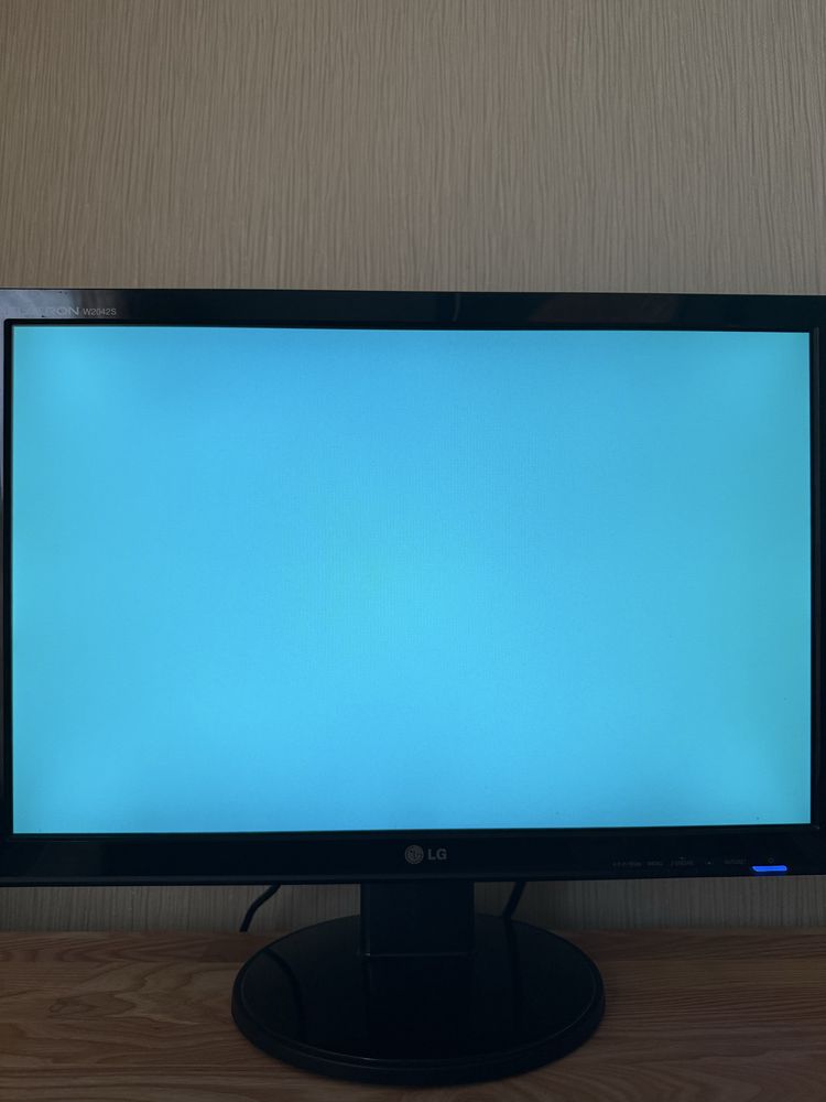 Продам монітор LG FLATRON W2042S