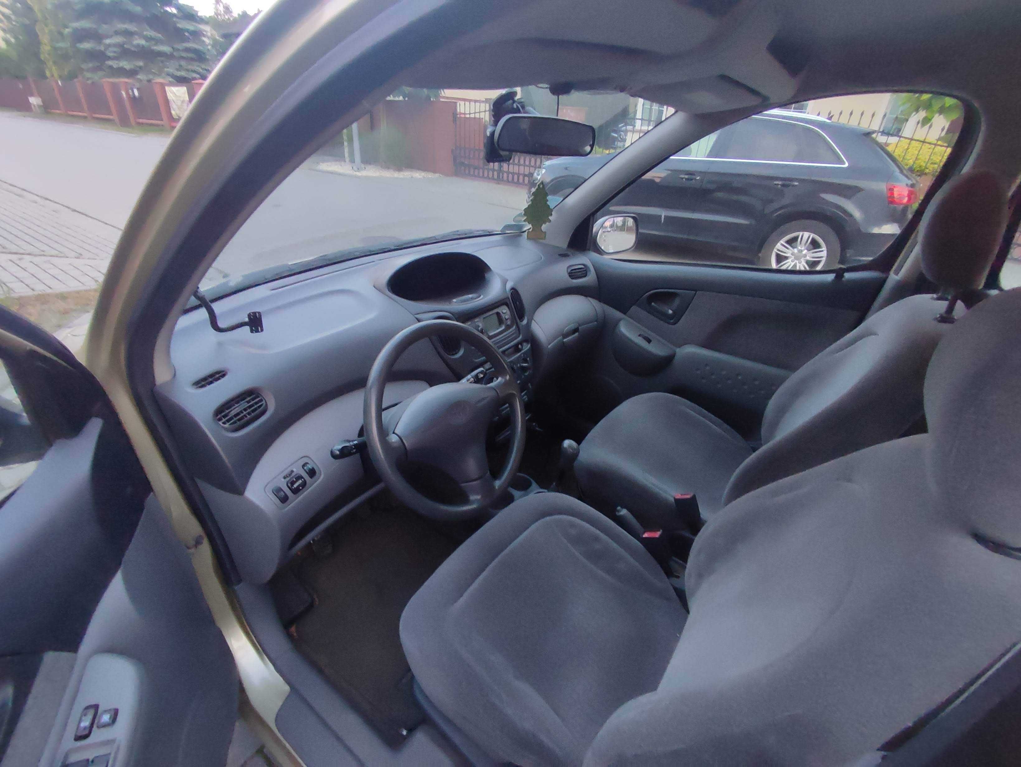 Toyota Yaris Verso 1.3 2001r