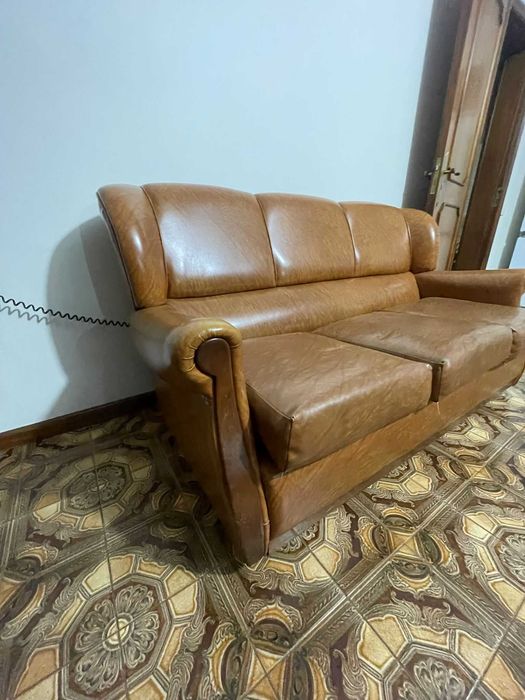 Sofá de 3 lugares e 2 poltronas