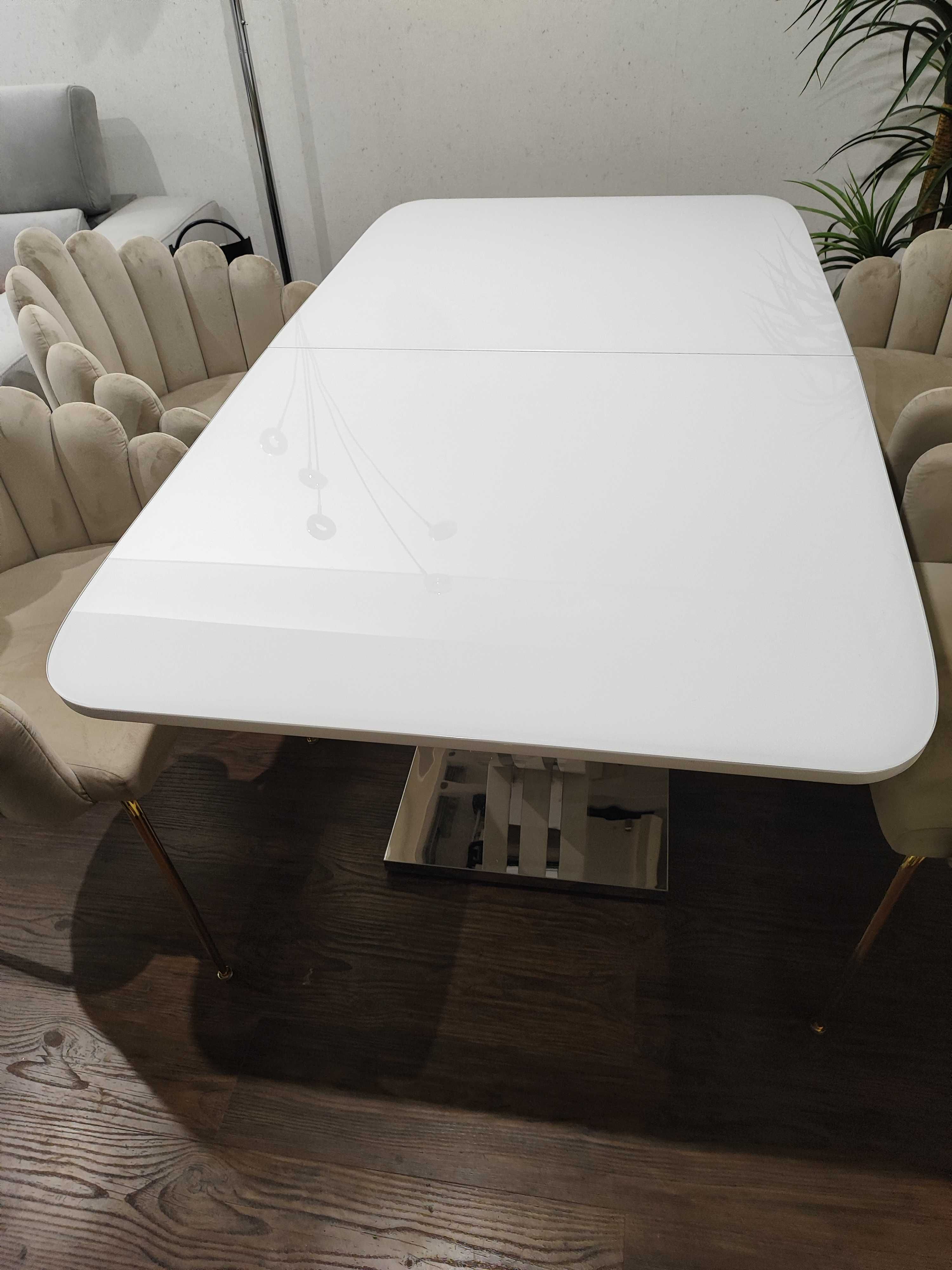 Mesa com 4 cadeiras