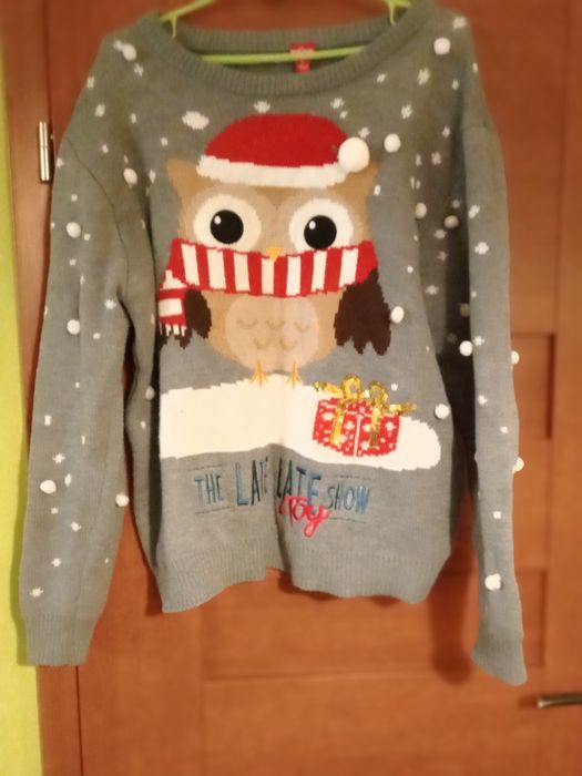 Śliczny sweterek świąteczny