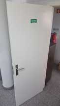 Porta lacada em ótimo estado 80cm