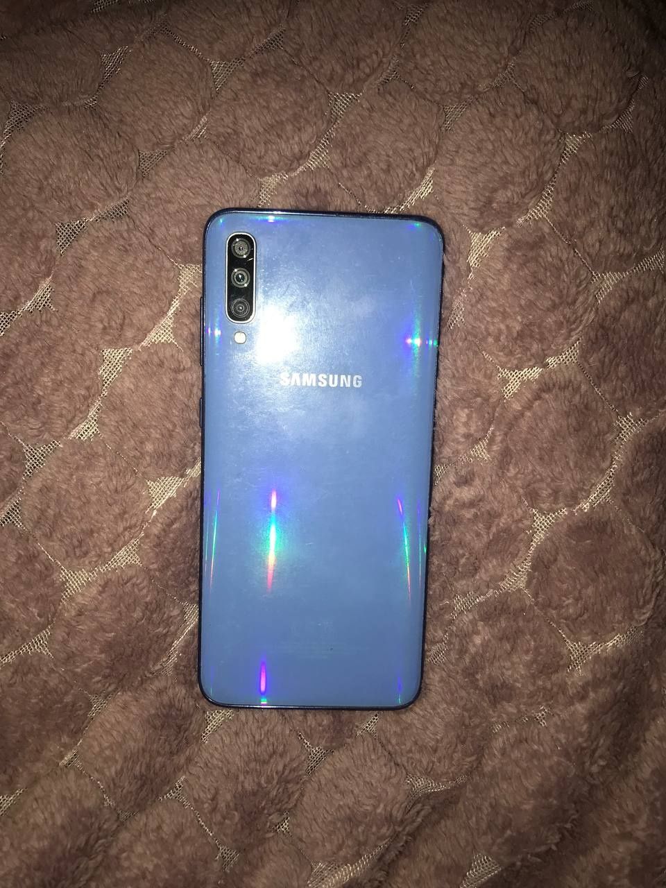 Продам телефон Samsung A70