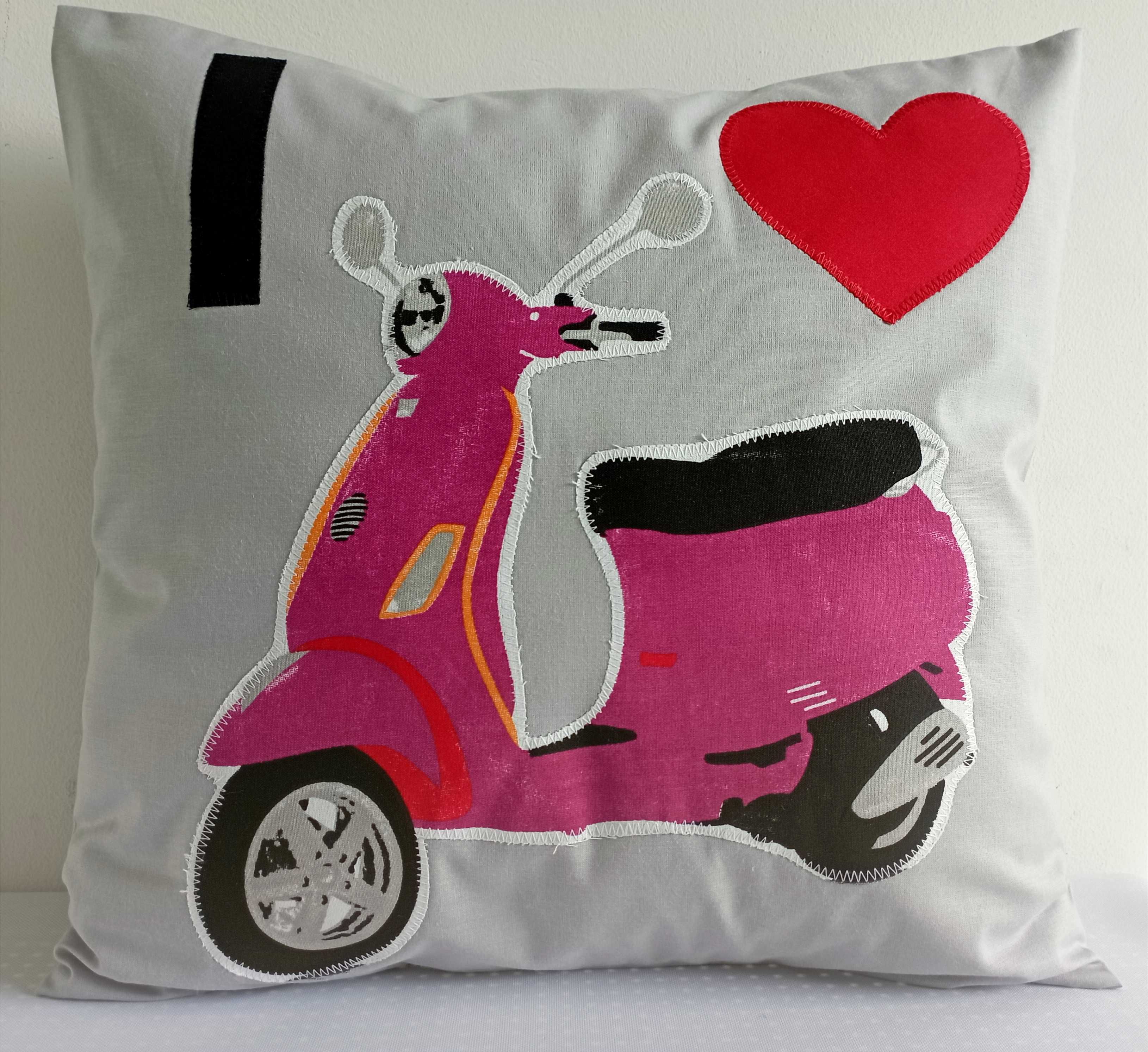 Poszewka Skuter Vespa Gts pink retro poduszka bawełna 40x40cm