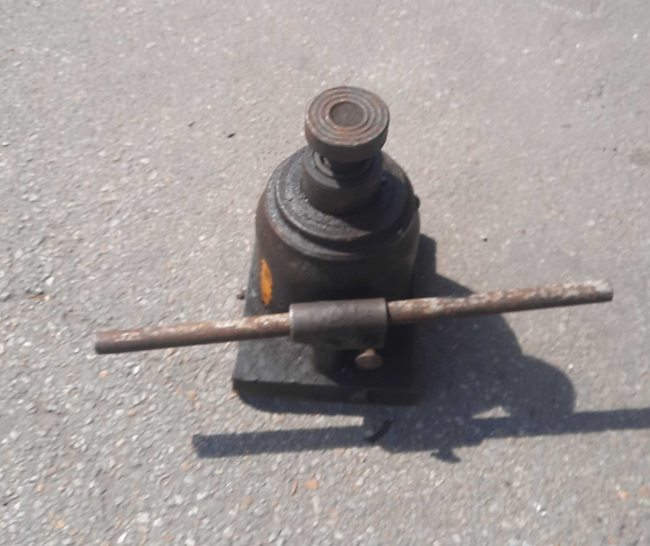 Podnośnik teleskopowy lewarek hydrauliczny 10 TON