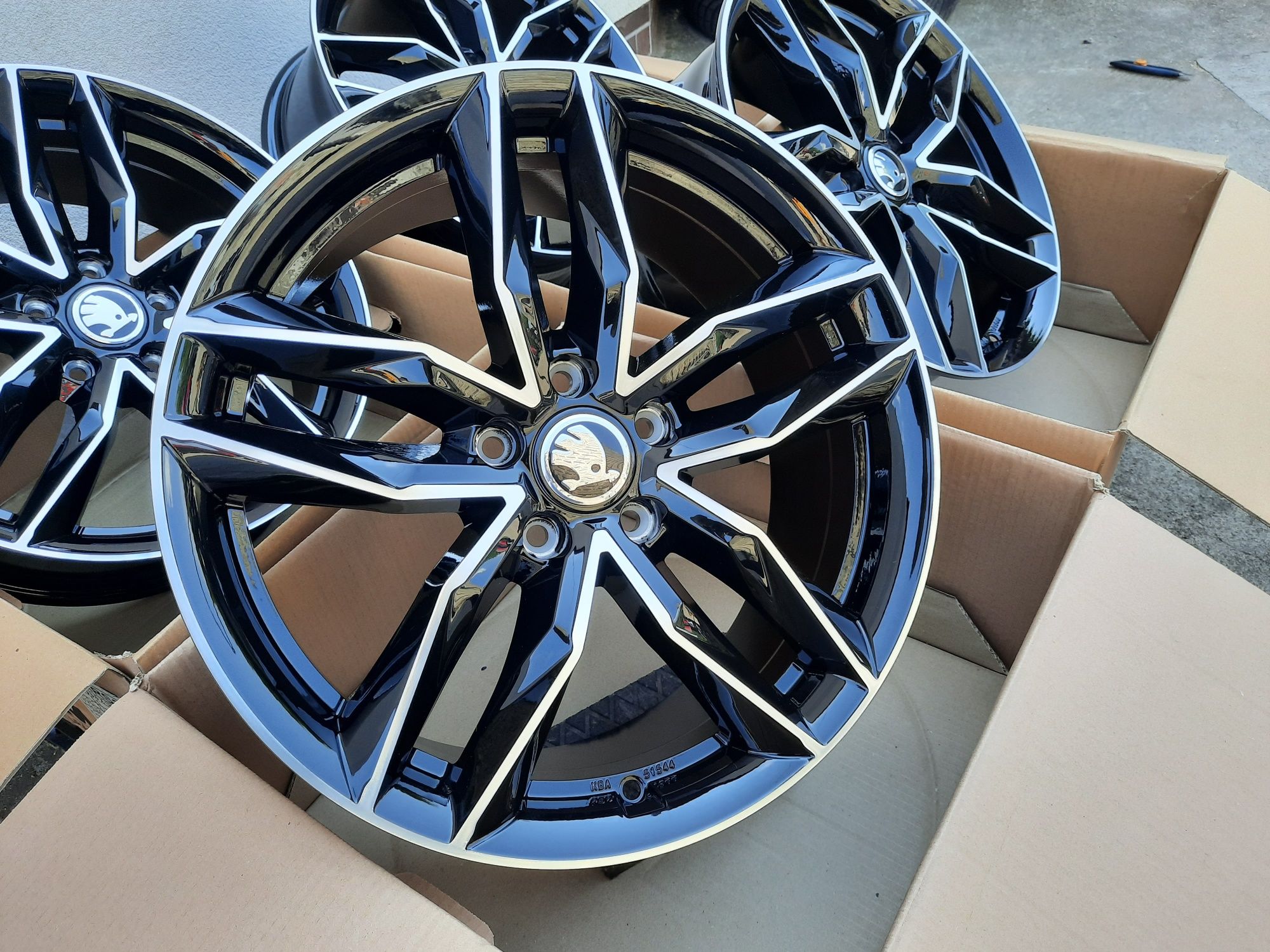 ALUFELGI Skoda 19 5x112 Yeti Kodiaq Superb Octavia Karoq Enyaq CNC RS3