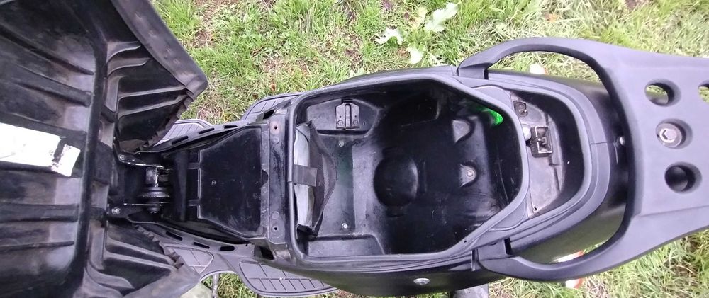 Продам скутер Suzuki Avenis 150