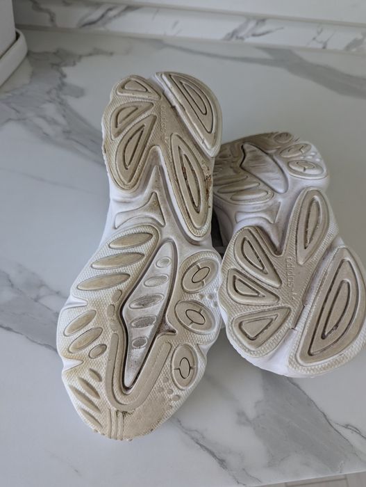 Оригінальні брендові кросівки Adidas в хорошому стані..