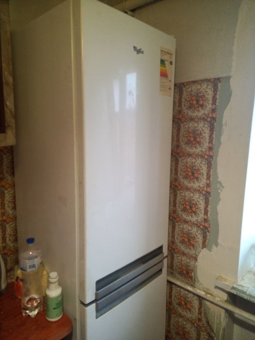 Холодильник Whirlpool двометровий