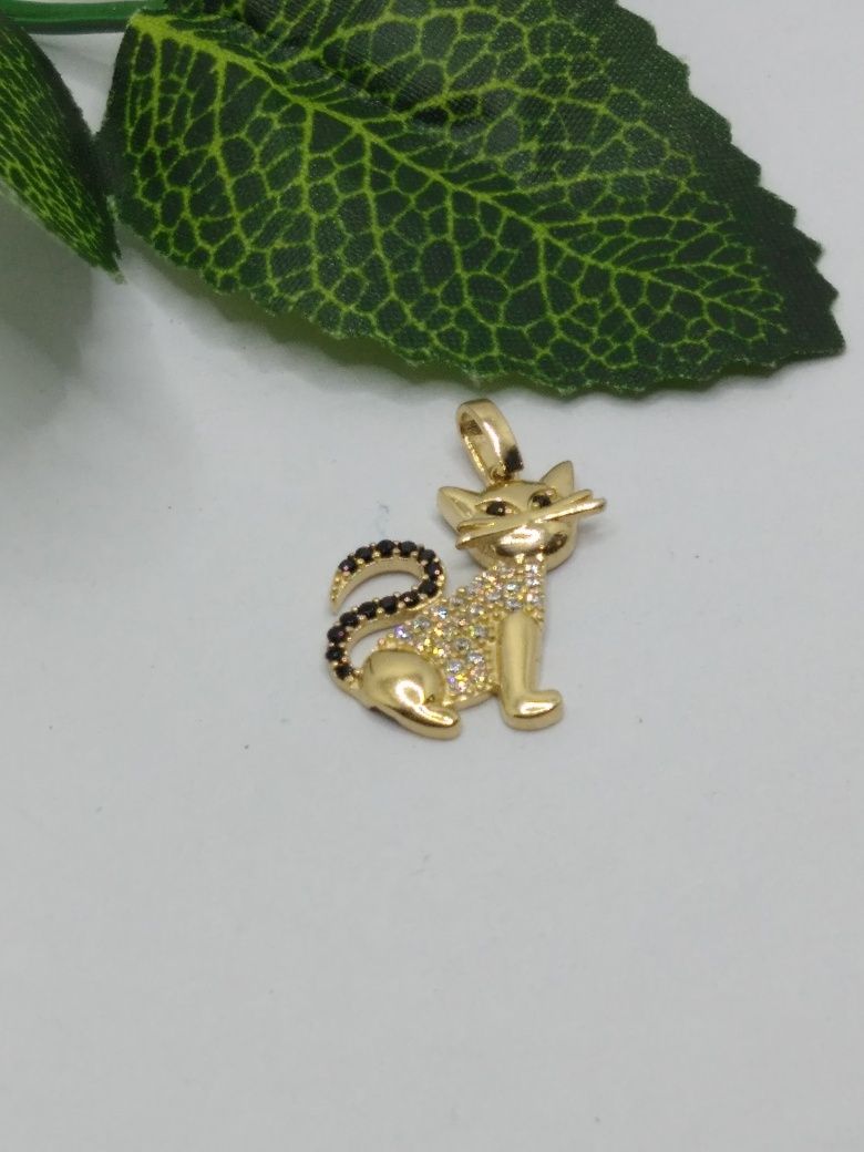 Złoty wisiorek kotek cyrkonie , złoto 585