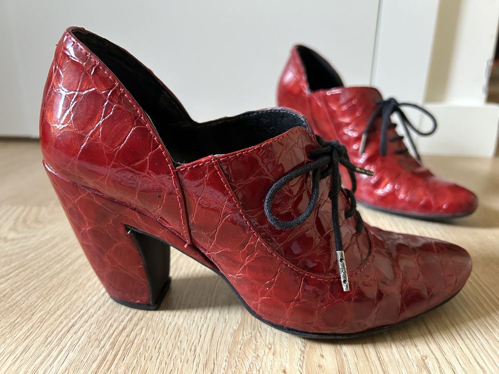 Sapatos vermelhos 36
