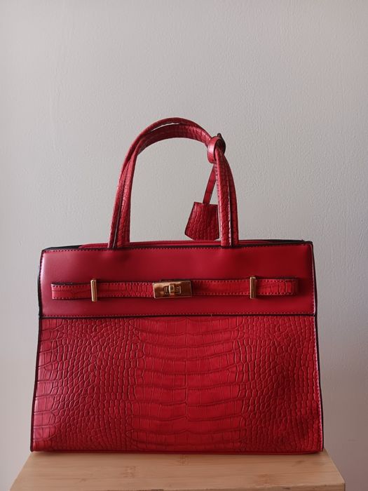 Mala de pele sintética