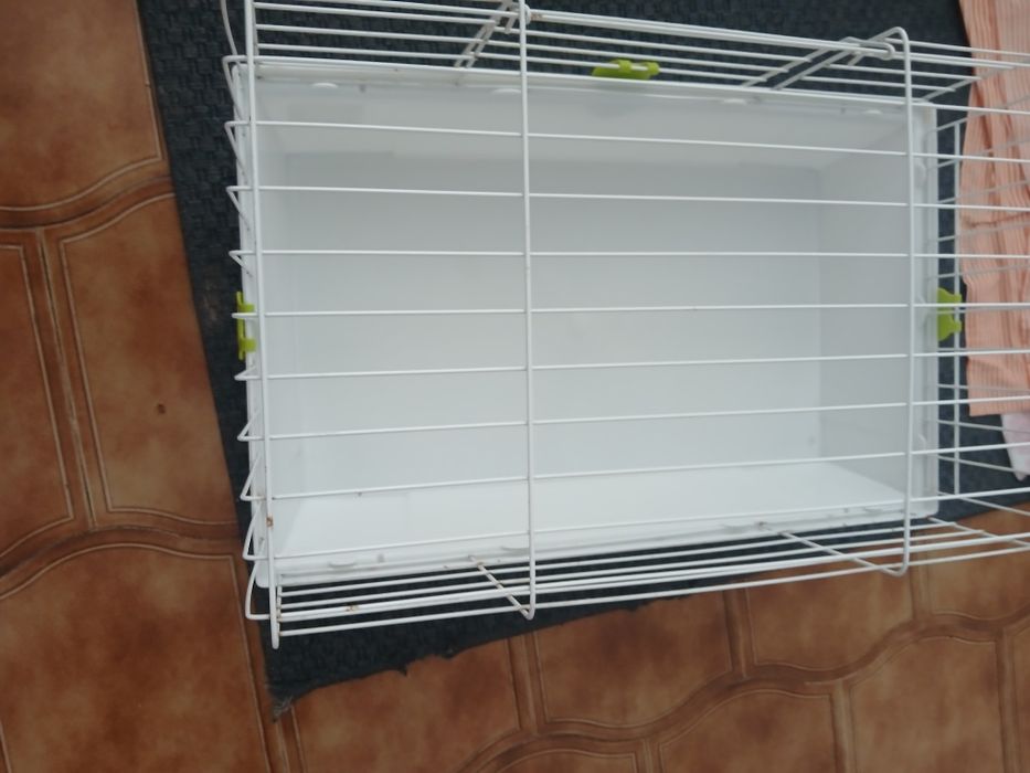 Gaiola (jaula) para animais.