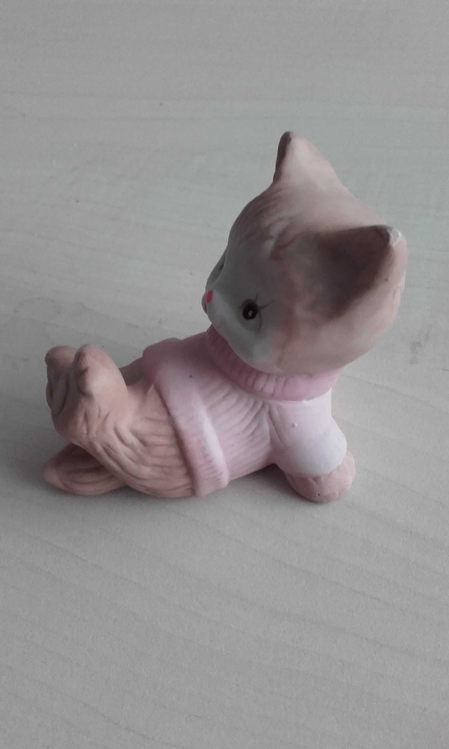 Figurka ceramiczna kotek