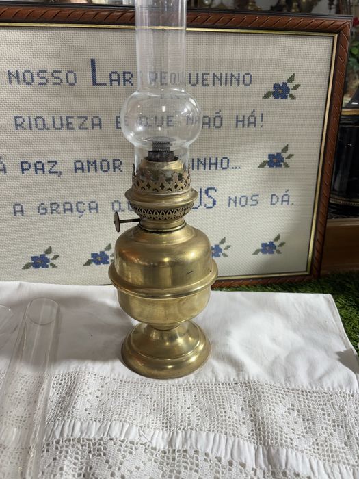 Candeeiro antigo a petroleo