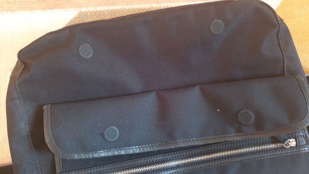 Torba męska czarna lacoste A4 laptop uczelnia biuro jeszcze całkiem OK