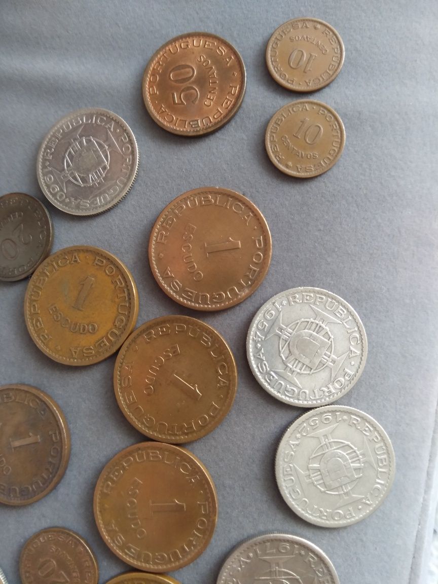 Lote de moedas de Moçambique