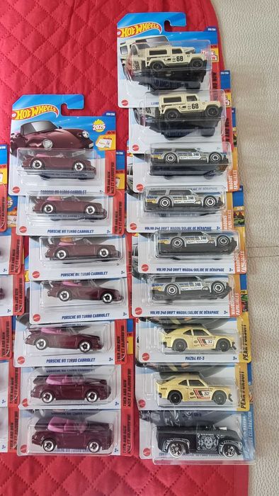 Hot wheels novos em caixa
