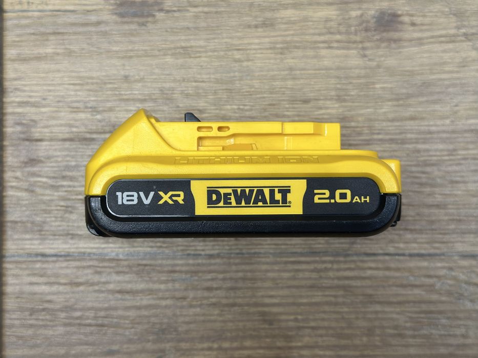 Akumulator DeWalt 18V 2Ah – Li-Ion XR, rocznik 2022