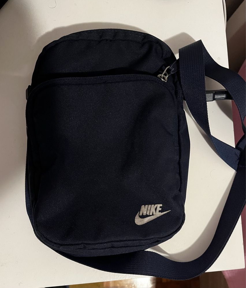 Bolsa da Nike azul escura