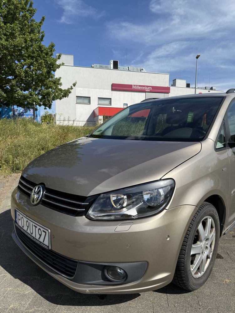 VW Touran 2.0 TDI 140 km DSG hak