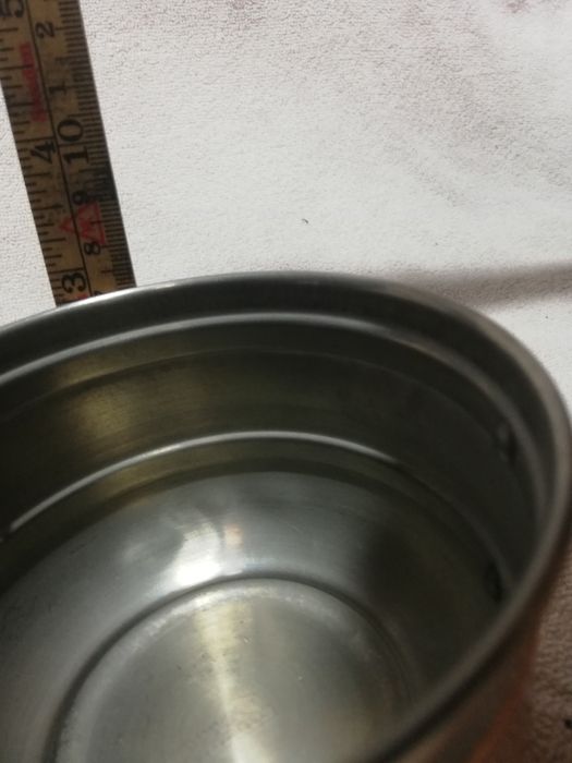 Nr. 24. Pojemnik miedziany z napisem Godis