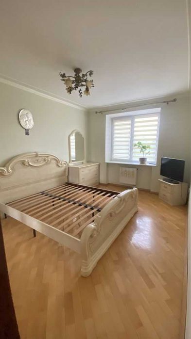 Продаж 3-кімнатної квартири р-н Галицького Перехрестя Малехів