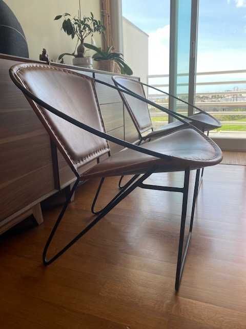 Cadeirão em pele da AREA