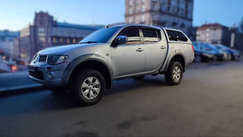 Mitsubishi L 200 2011г Super Select