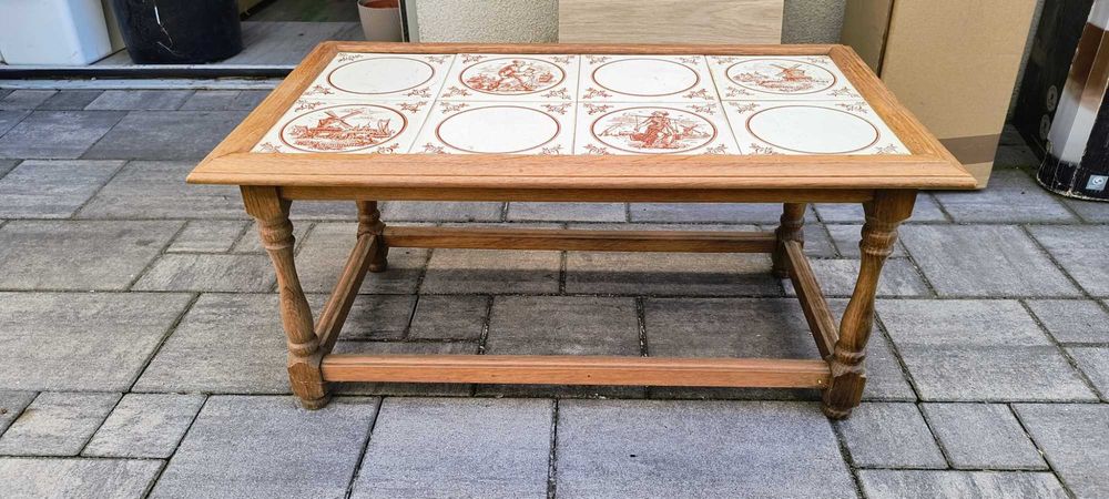 Drewniany stolik z kafelkami antyk