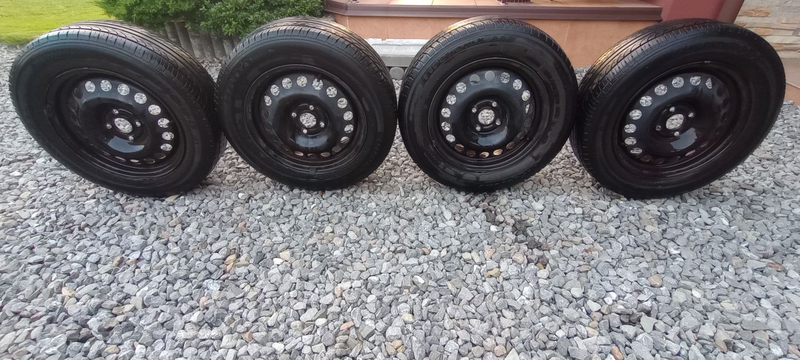 Felgi stalowe R15 cali z oponami