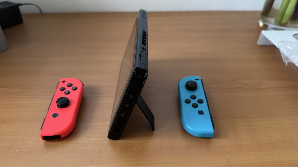 Nintendo Switch + Bolsa Proteção + Mario Kart 8 Deluxe + Cartão 128GB
