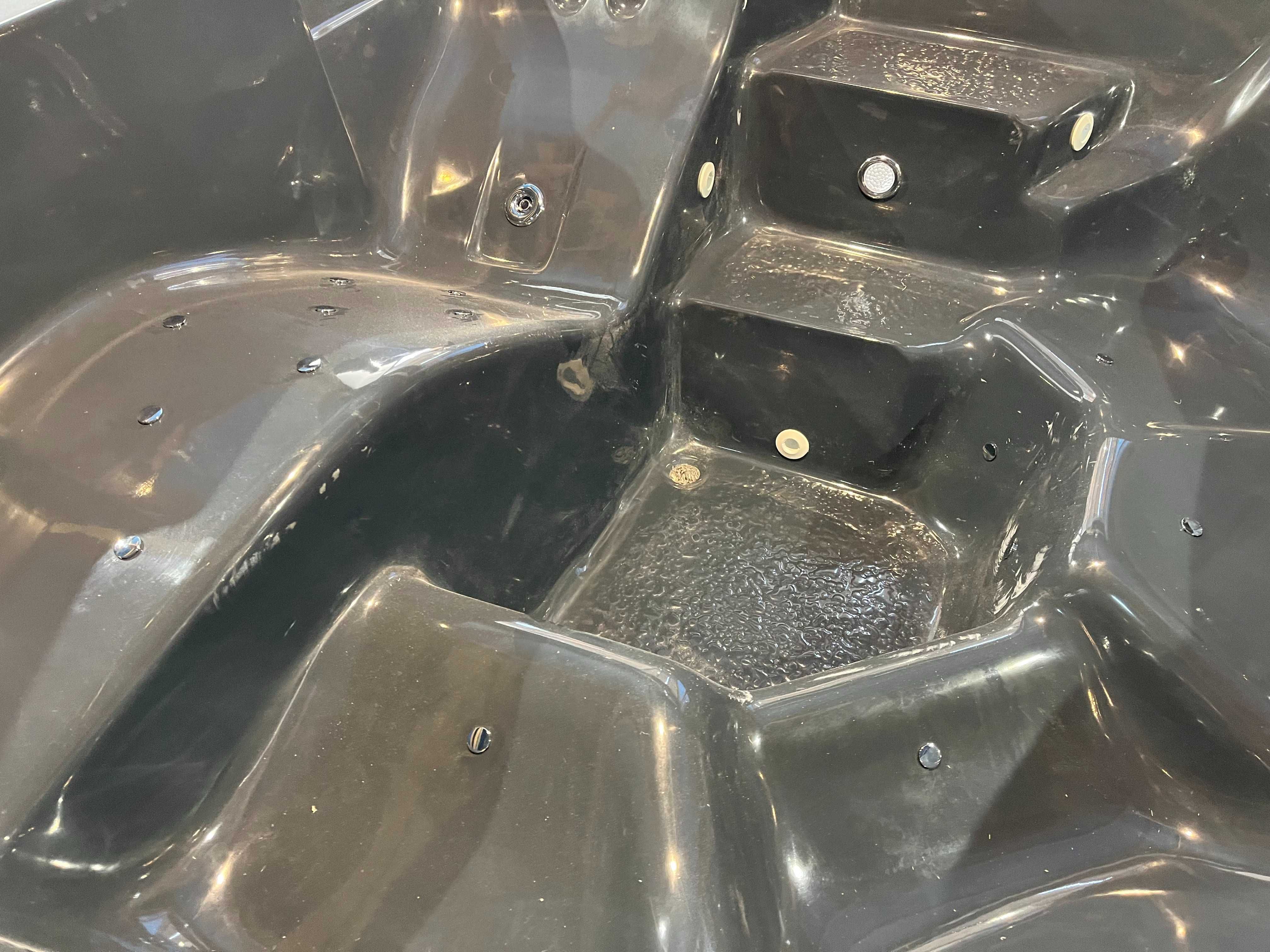 Całoroczne NOWE jacuzzi ogrodowe dla 5 osób - rozmiar 202x192x80cm
