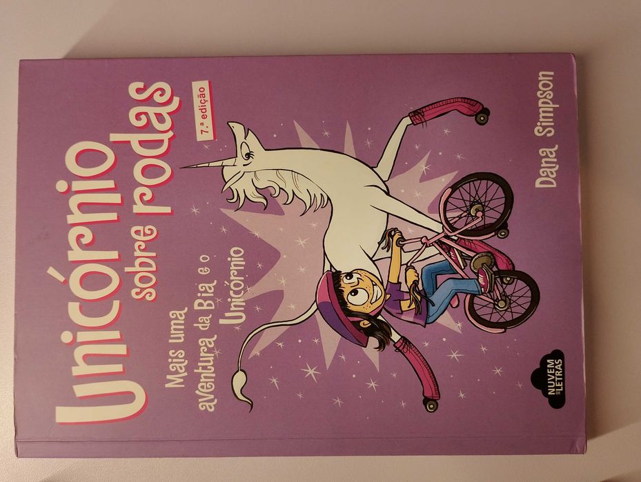 Coleção de Livros "Bia e o Unicórnio" da autora Dana Simpson
