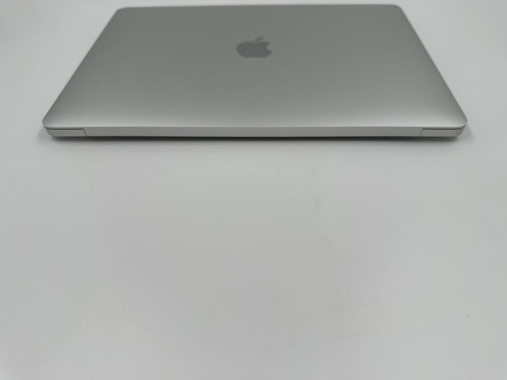 Ідеальний Apple Macbook Air 13 2020 M1 8GB RAM 256GB SSD IL4668