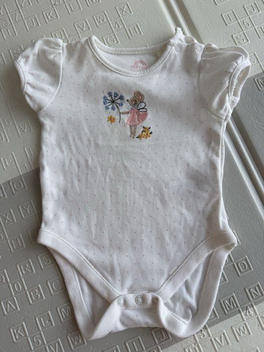Набір боді з вишивкою від next 3-6 місяців, рощмір 62