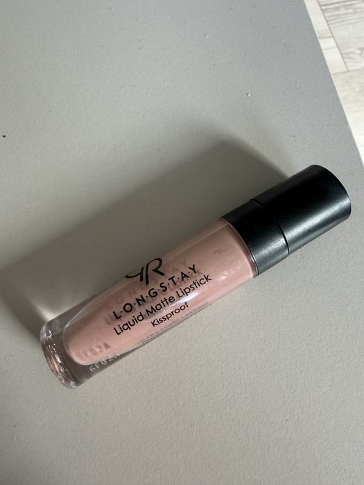 Golden rose matowa pomadka w płynie longstay kissproof kolor 10