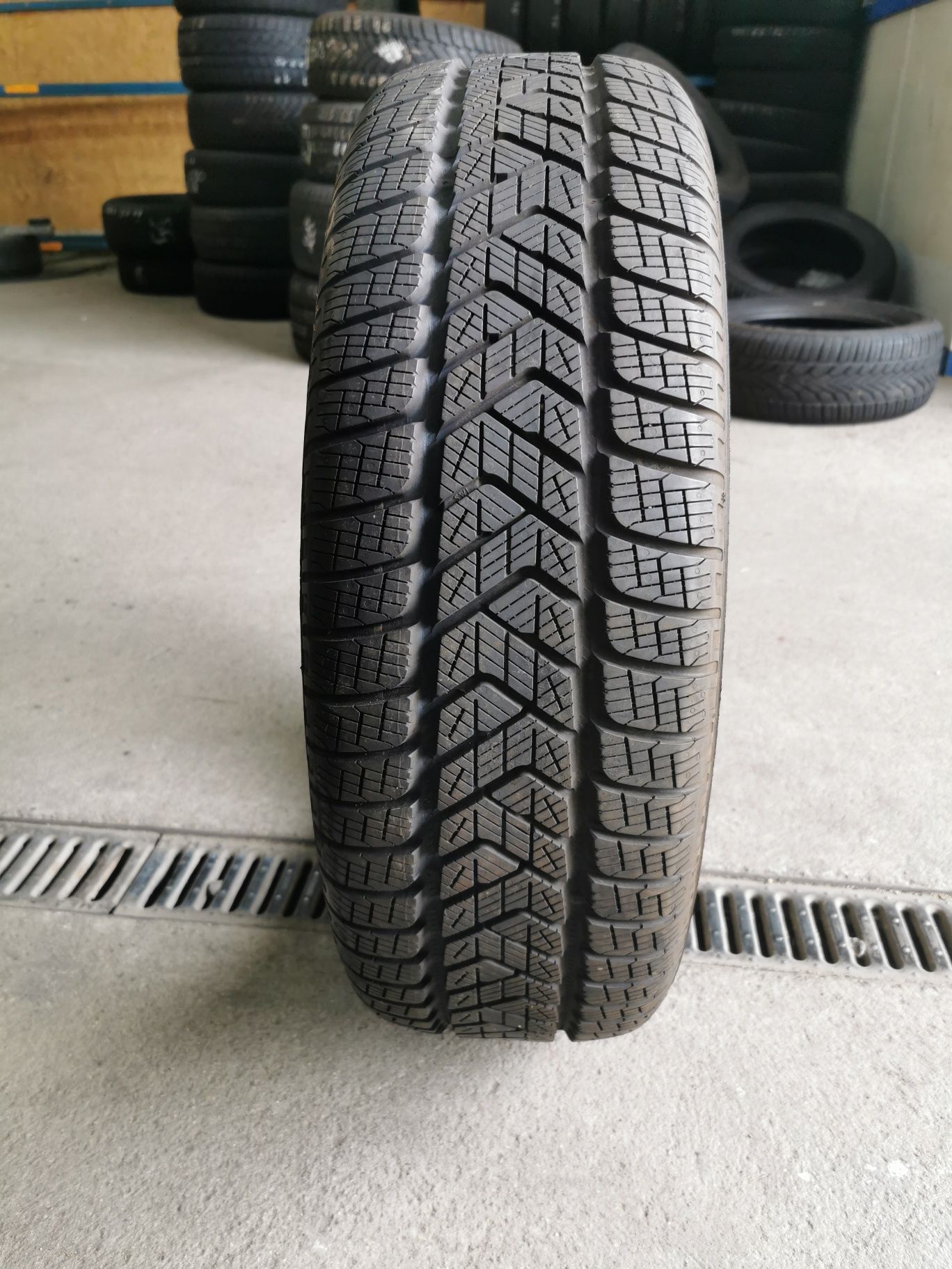 Opona 215/65R17 99H Pirelli Scorpion Winter 8,5mm 2020 rok #56