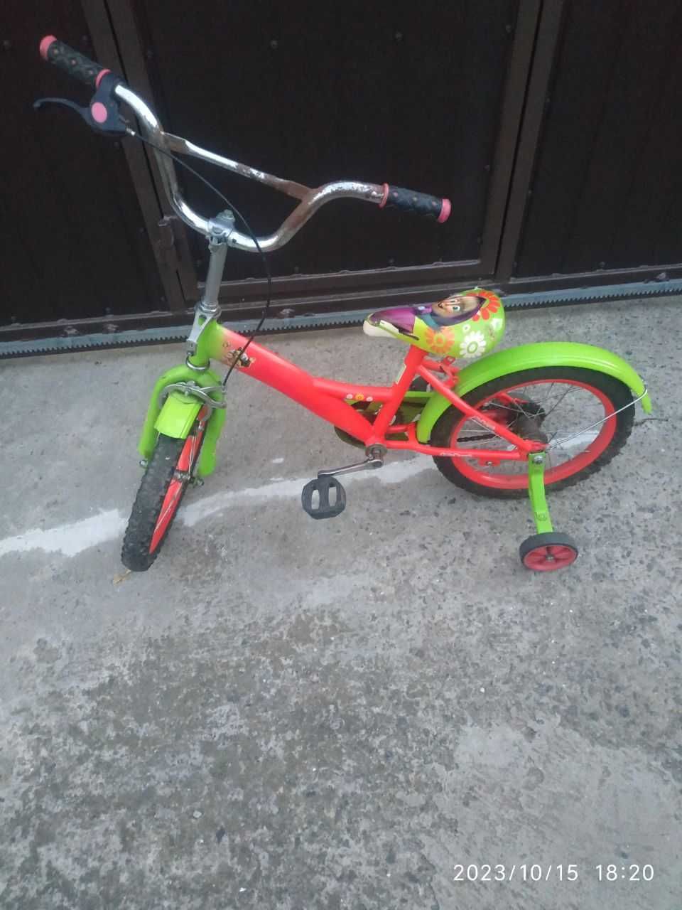 Продаю детский велосипед на роликах.