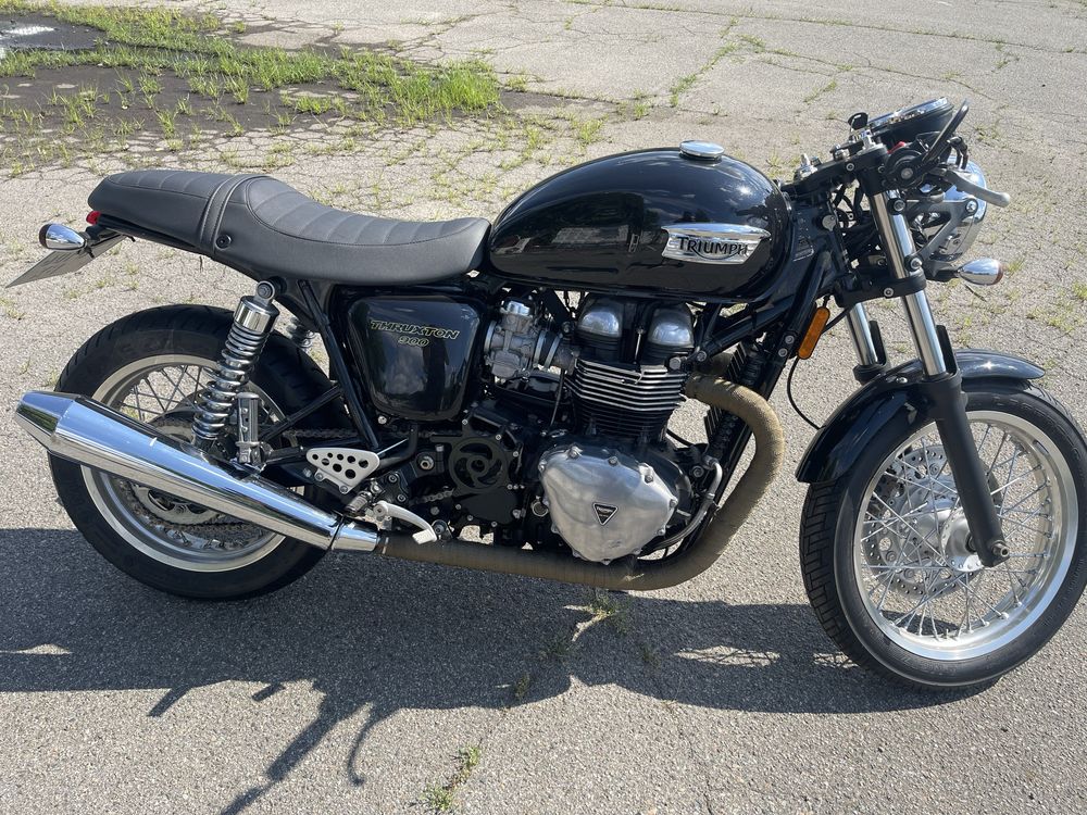 Triumph Thruxton 900