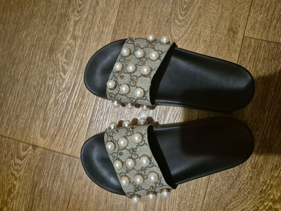 Шикарные шлепанцы Gucci