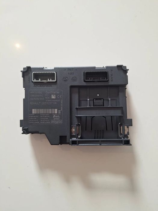 czytnik gniazdo karty RENAULT CLIO IV CAPTUR I    285905719R  (27/10)