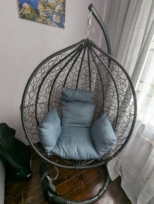 Кокон вуличний. Вуличне крісло-гойдалка