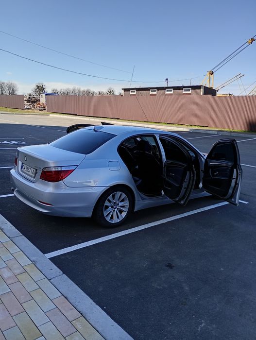 Машина в чудовому збереженому стані!