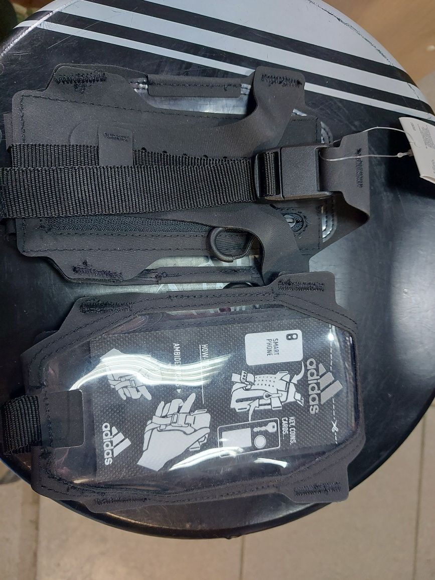 Чохол adidas Run Handy Case - чорний H64868