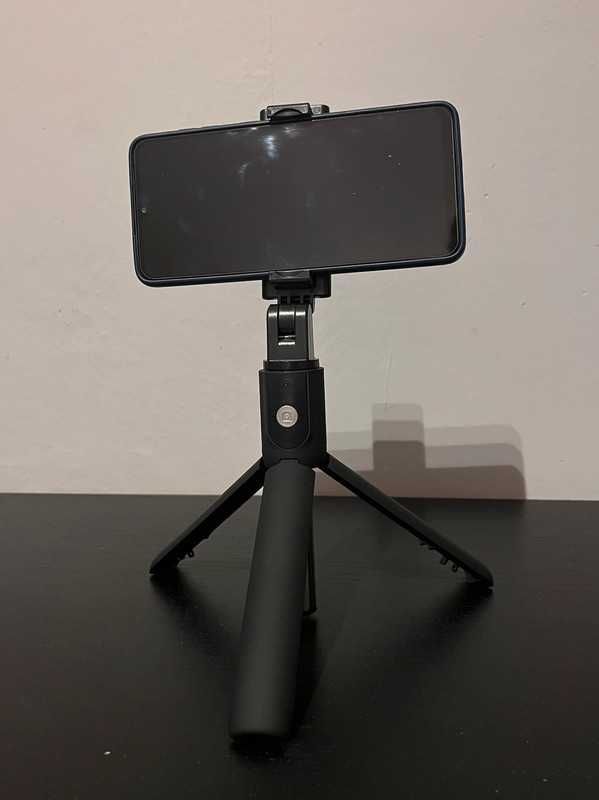 Czarny plastikowy selfiestick bluetooth - IOS/Android - nowy
