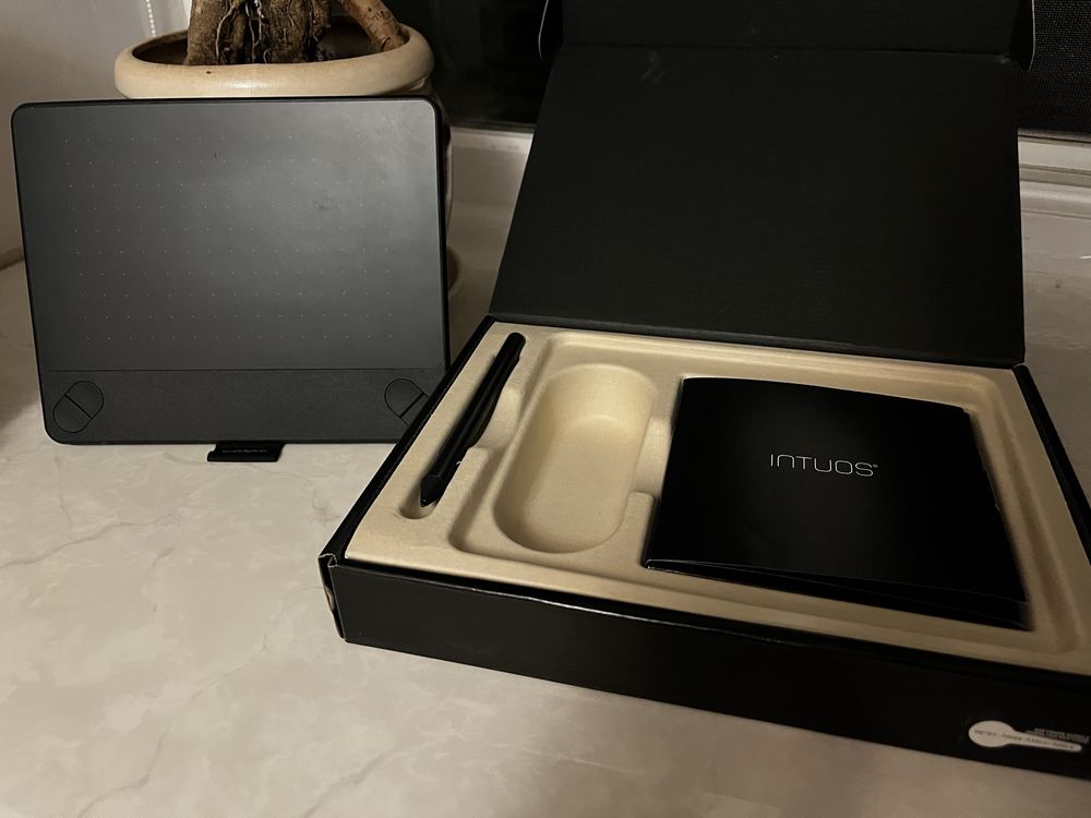 Продам графічний планшет Intuos CTH-490PK