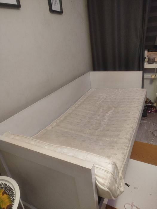 Łóżko młodzieżowe