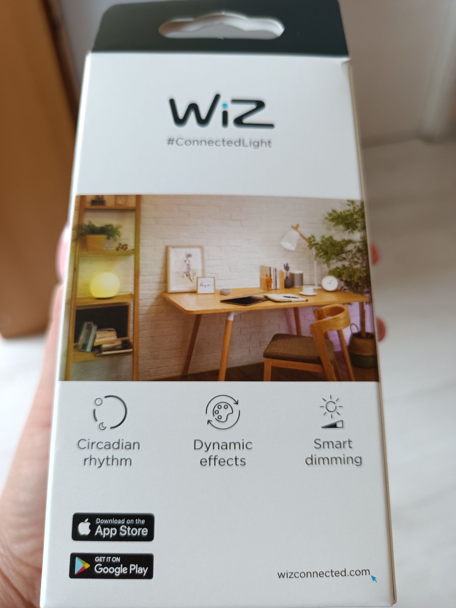 Żarówka WIZ sterowana smartfonemi